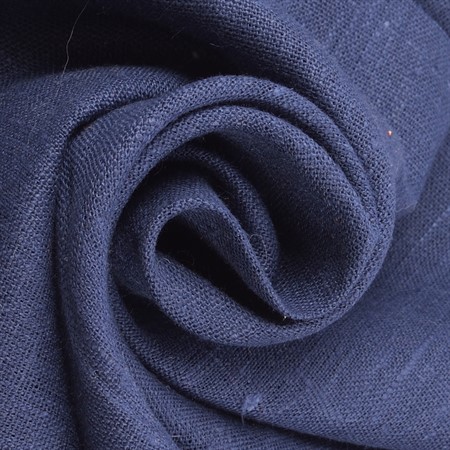 Medeltjockt marinblått linnetyg till sömnad av kläder